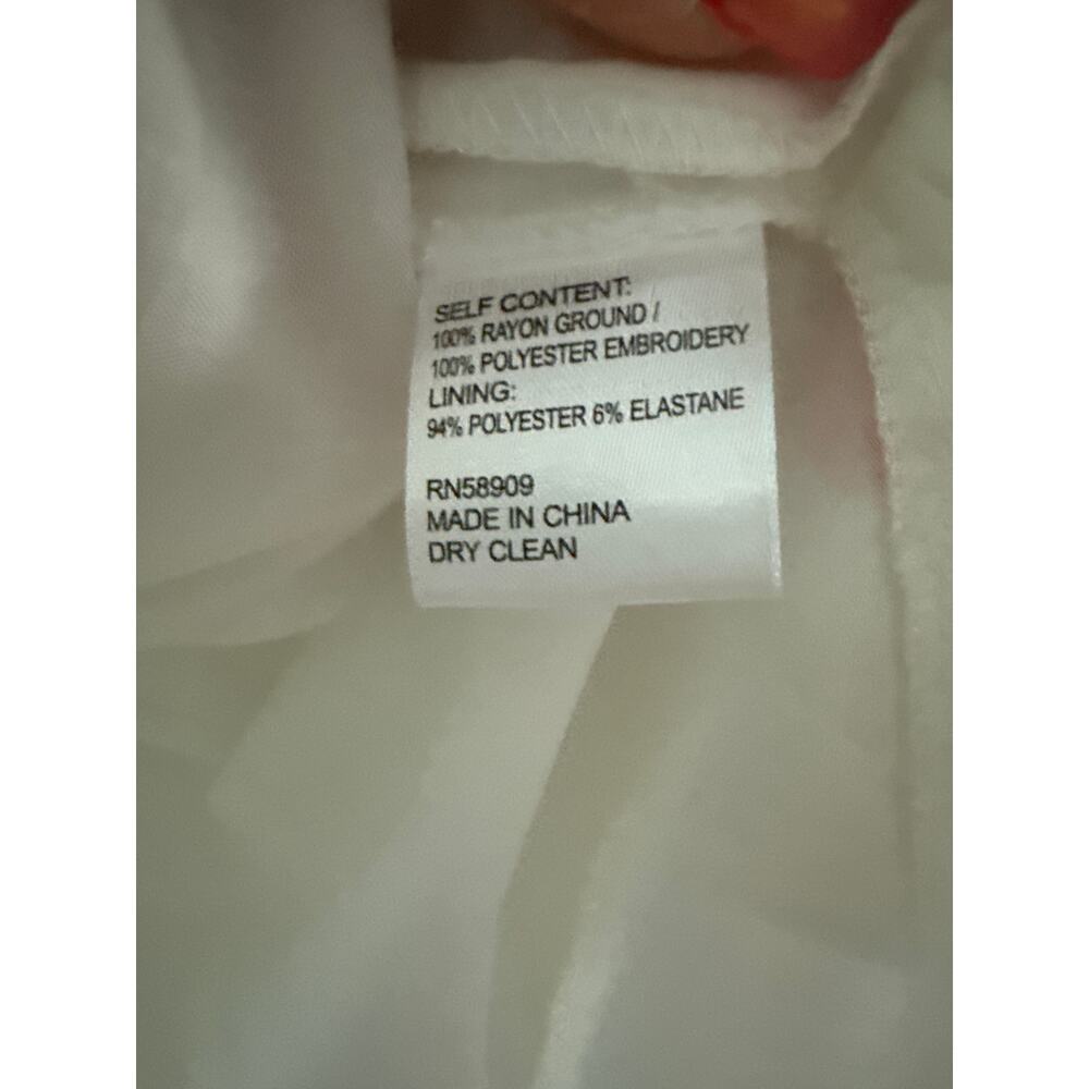 Antonio Melani x Jen Sumko Plus Woven Nicci Embroidered Floral Top White Size 14 - Picture 12 of 12